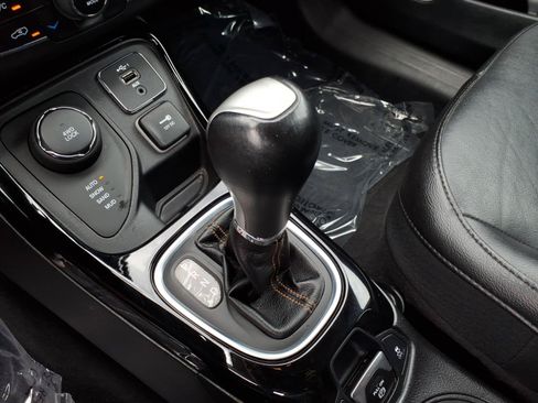Used 2019 Jeep Compass Limited AWD/4WD image 32