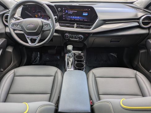 Used 2025 Chevrolet Trax ACTIV w/ Sunroof Package FWD image 16