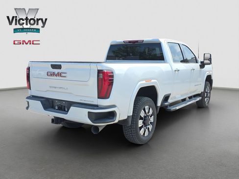 Used 2024 GMC Sierra 3500 Denali w/ Denali Reserve Package AWD/4WD image 17