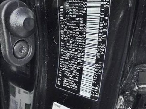 Used 2023 Toyota Corolla LE image 21