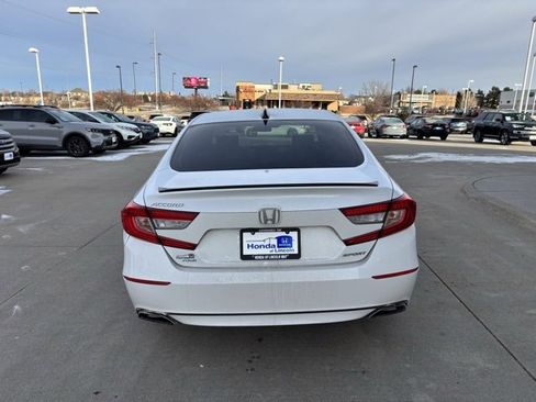 Used 2022 Honda Accord Sport image 6