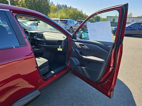 New 2026 Nissan Rogue S image 24