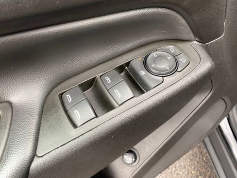 Used 2024 Chevrolet Equinox LT image 17