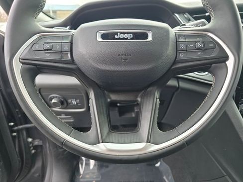 Used 2024 Jeep Grand Cherokee L Laredo image 38