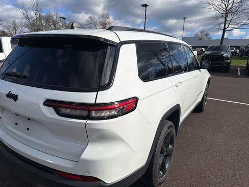 Used 2021 Jeep Grand Cherokee L Laredo image 2