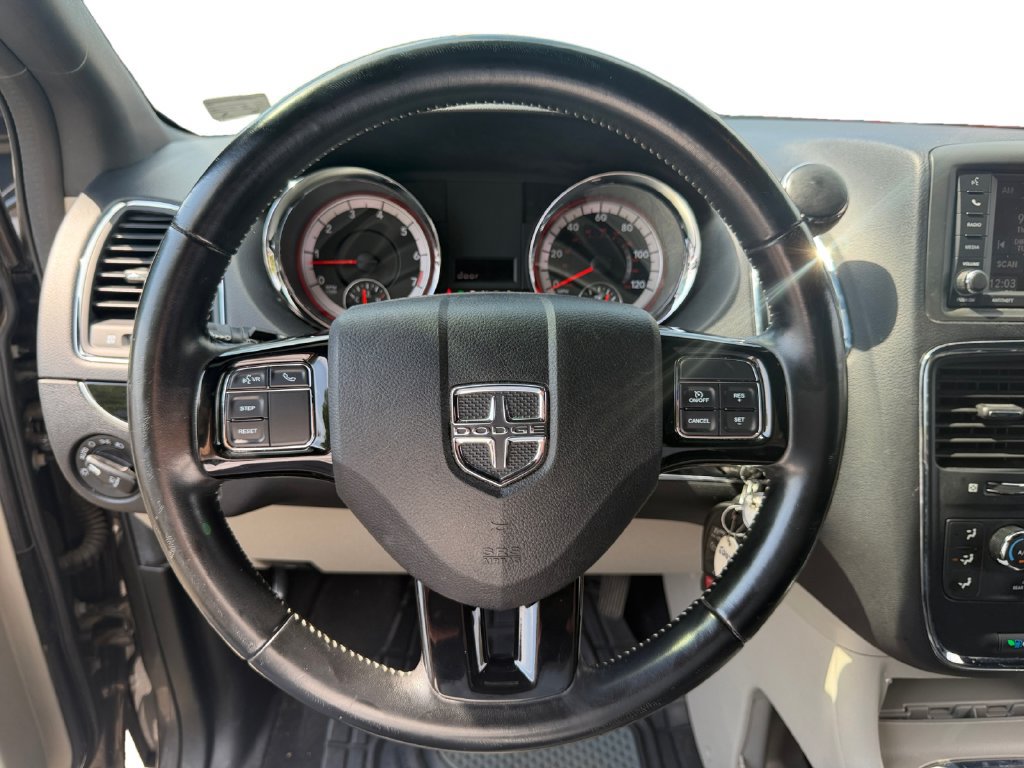 Used 2020 Dodge Grand Caravan SXT FWD image 11