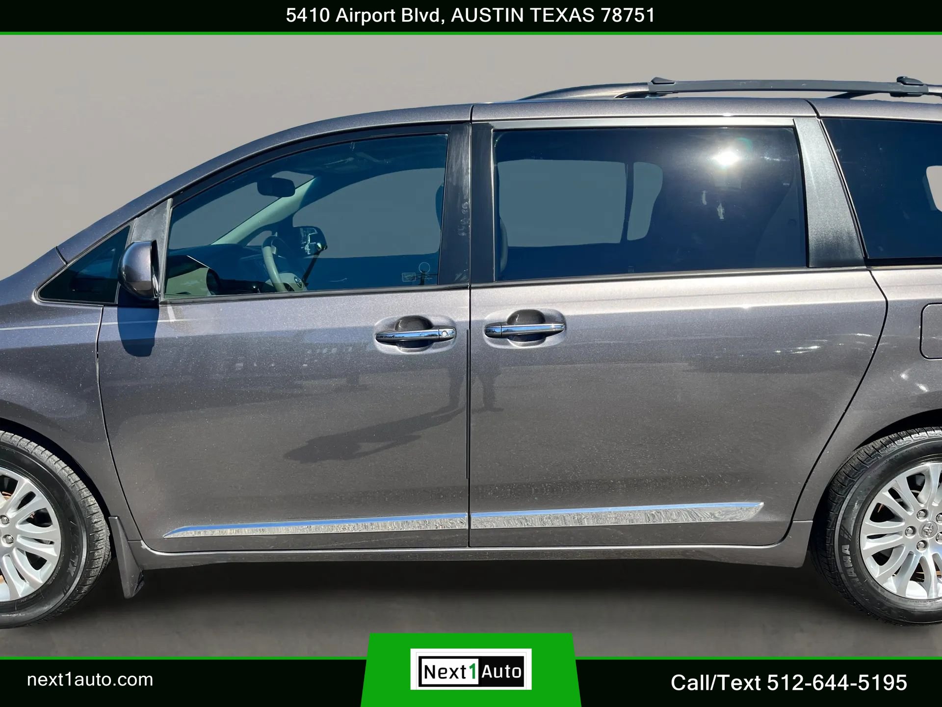 Used 2014 Toyota Sienna XLE w/ Entertainment Package FWD image 14