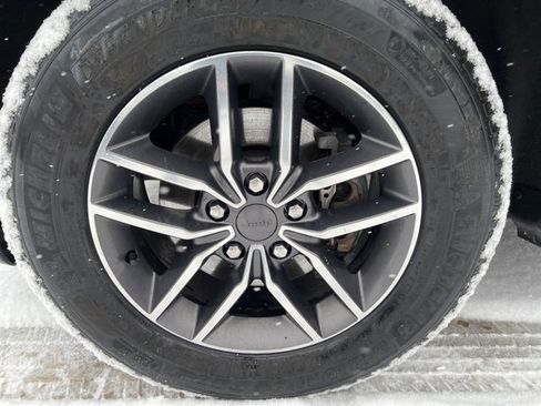 Certified 2019 Jeep Grand Cherokee Limited w/ Trailer Tow Group IV image 9