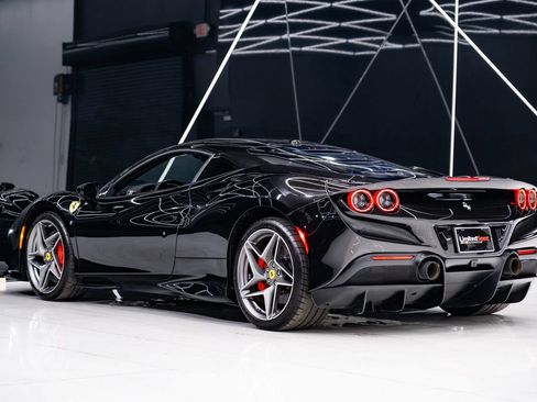 Used 2022 Ferrari F8 Tributo RWD image 23