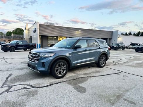 Certified 2025 Ford Explorer Active w/ Active Comfort Package AWD/4WD image 4