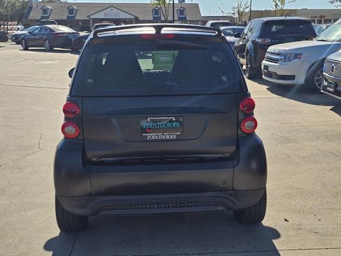Used 2013 smart fortwo pure image 4