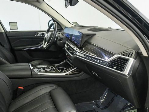 Used 2024 BMW X7 xDrive40i AWD/4WD image 16