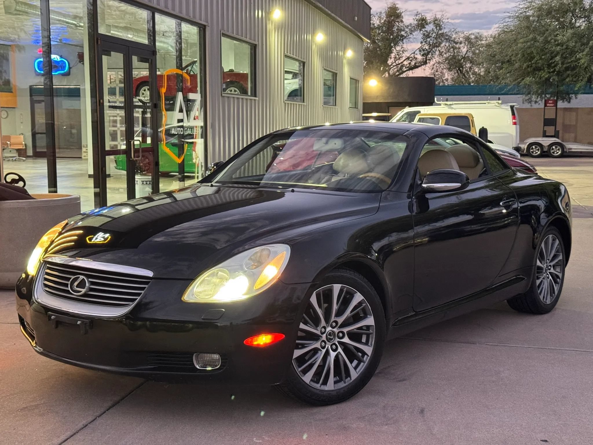 Used 2005 Lexus SC 430 Convertible RWD image 1
