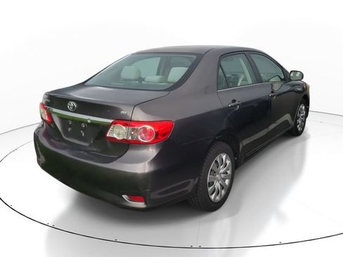 Used 2013 Toyota Corolla LE FWD image 5