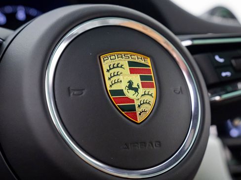 New 2026 Porsche Macan image 29