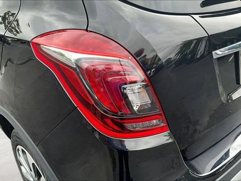 Used 2022 Buick Encore Preferred w/ Safety Package AWD/4WD image 21