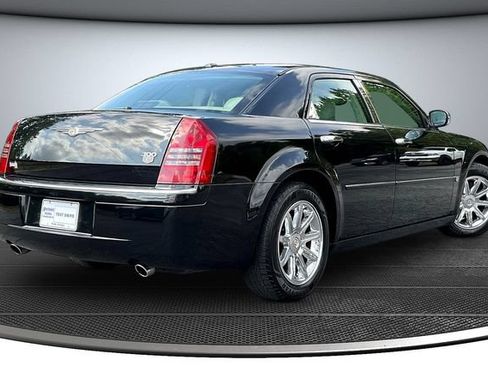 Used 2006 Chrysler 300 C w/ Navigation & Sound Group II RWD image 5