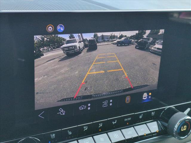 Used 2026 Chevrolet Colorado ZR2 w/ Technology Package AWD/4WD image 13