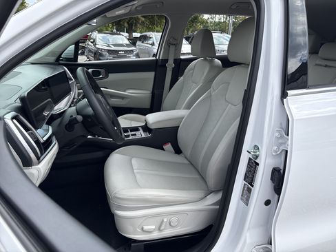 Certified 2025 Kia Sorento S AWD/4WD image 14