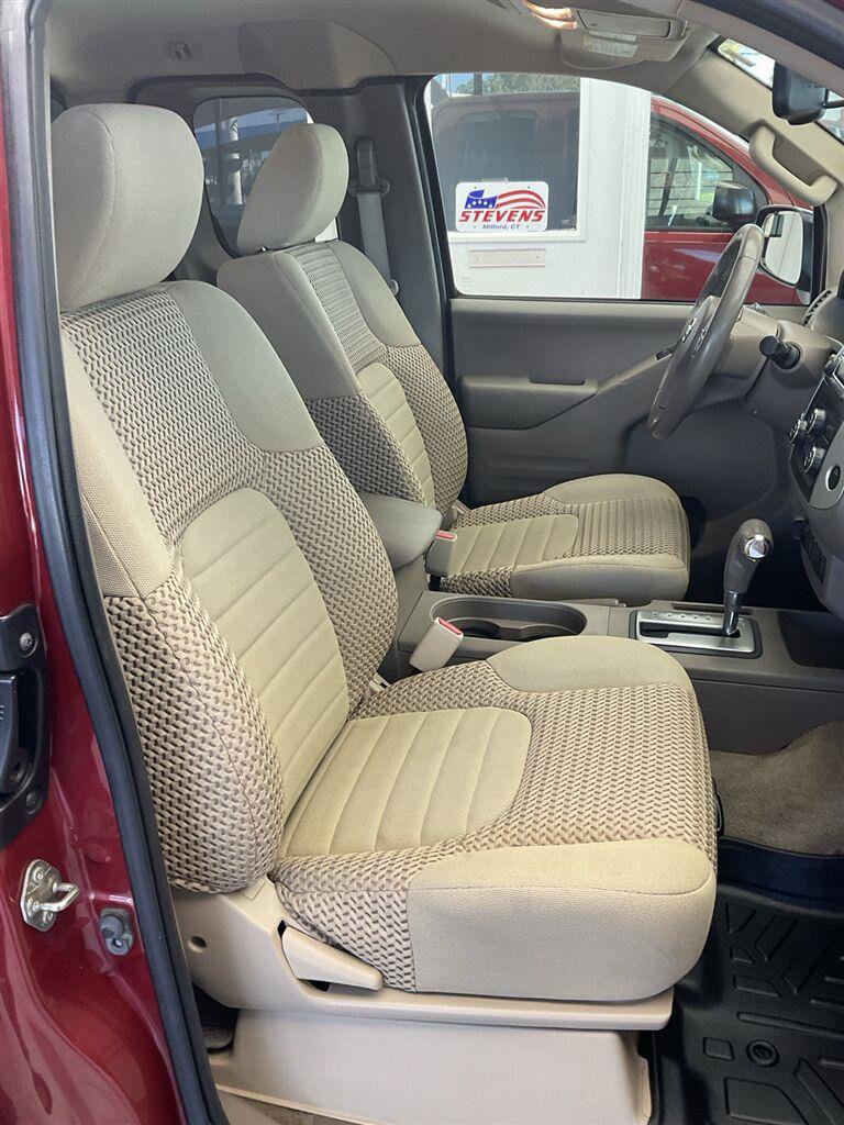 Used 2016 Nissan Frontier SV w/ SV Value Truck Package AWD/4WD image 12