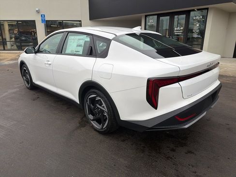 New 2025 Kia K4 EX image 8