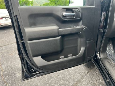 Used 2021 Chevrolet Silverado 1500 Custom Trail Boss w/ LPO, Dark Essentials Package AWD/4WD image 11