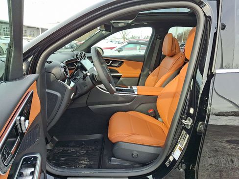 Used 2026 Mercedes-Benz GLC 300 4MATIC image 12