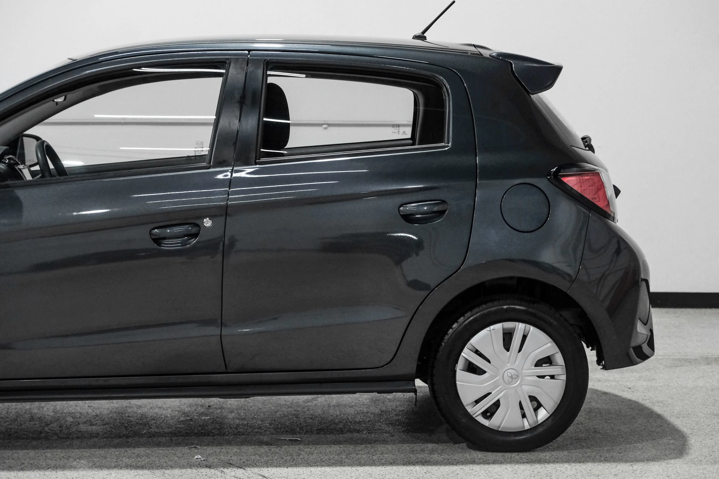 Used 2024 Mitsubishi Mirage ES FWD image 14
