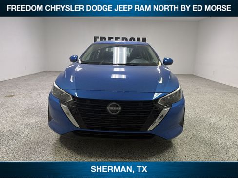 Used 2024 Nissan Sentra SV FWD image 2