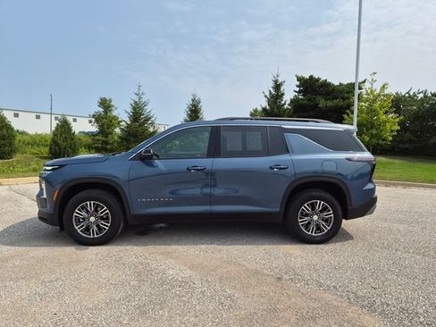 Used 2024 Chevrolet Traverse LT FWD image 9