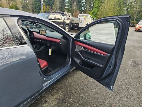 New 2026 MAZDA MAZDA3 Hatchback w/Premium Plus Pkg image 28