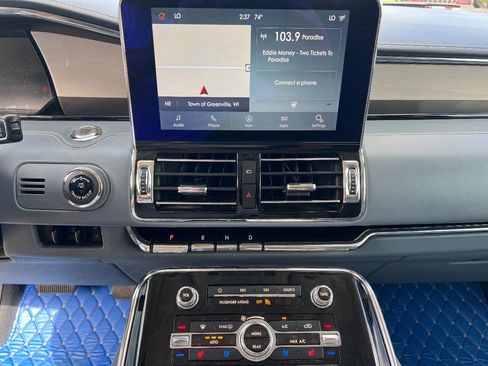 Used 2020 Lincoln Navigator Black Label w/ Cargo Convenience Package image 12