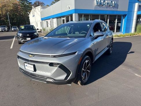 New 2026 Chevrolet Equinox EV LT image 1