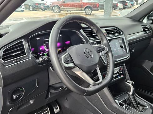 Used 2023 Volkswagen Tiguan SE R-Line FWD image 10