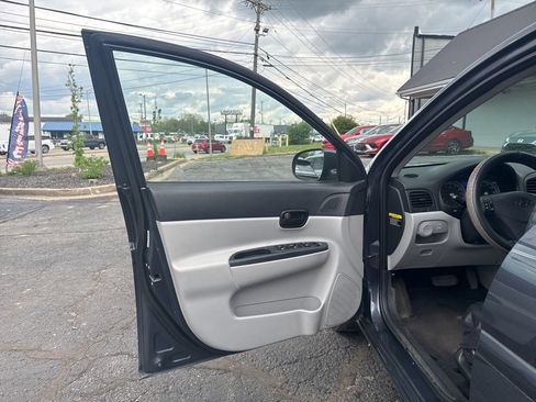 Used 2011 Hyundai Accent GLS w/ Premium Pkg 4 image 25