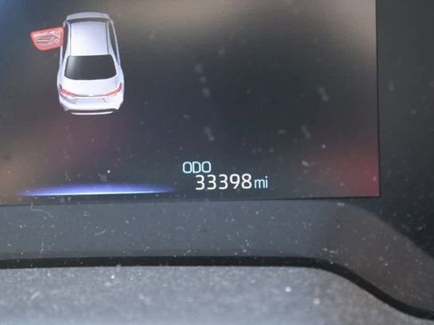 Used 2022 Toyota Corolla LE image 12