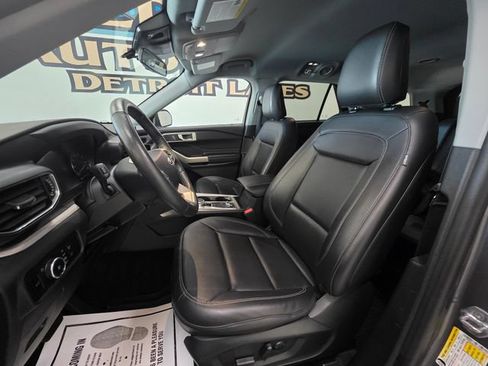 Used 2023 Ford Explorer XLT w/ Equipment Group 202A AWD/4WD image 15