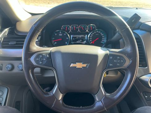 Used 2018 Chevrolet Suburban LT image 15