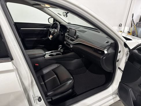 Used 2025 Nissan Altima 2.5 SR AWD/4WD image 24