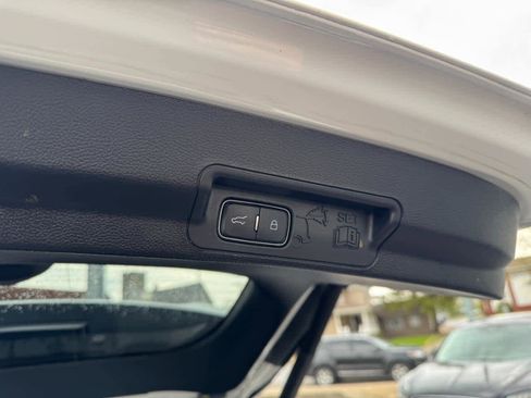 Used 2023 Ford Explorer XLT w/ Equipment Group 202A AWD/4WD image 29