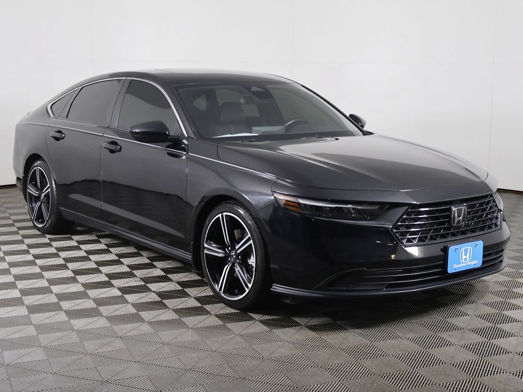 Used 2023 Honda Accord Sport image 2