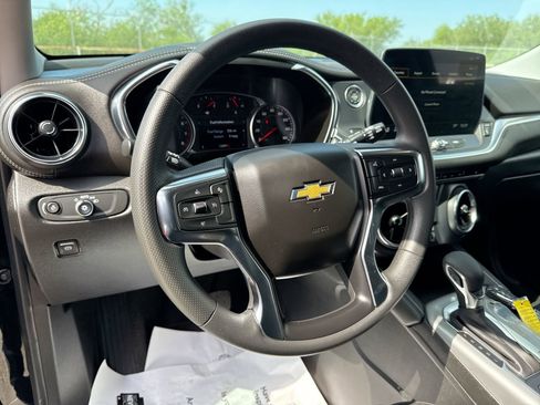 Used 2025 Chevrolet Blazer LT AWD/4WD image 11