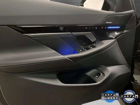 Used 2025 BMW 530i xDrive image 23