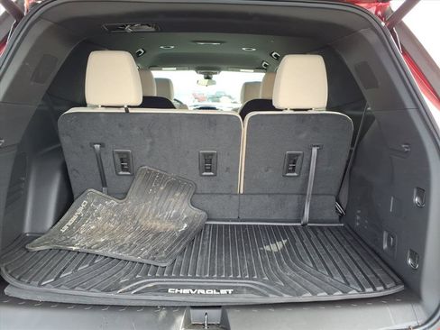 Used 2023 Chevrolet Traverse LT image 28