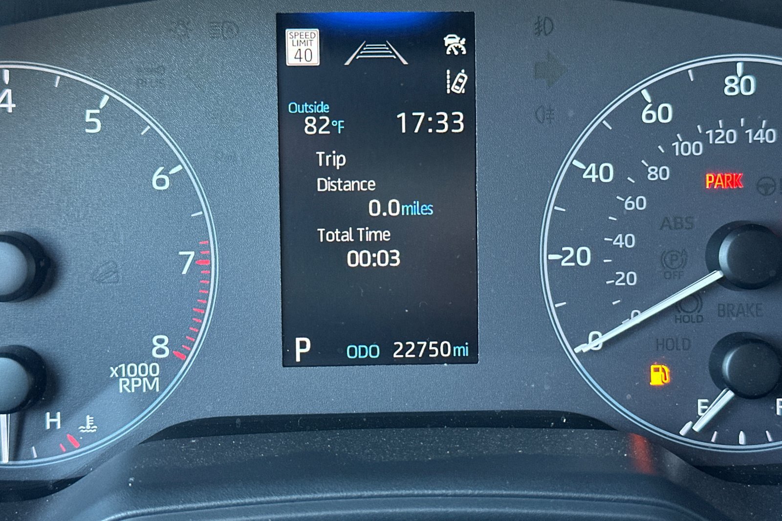Used 2025 Toyota Corolla Cross LE AWD/4WD image 24