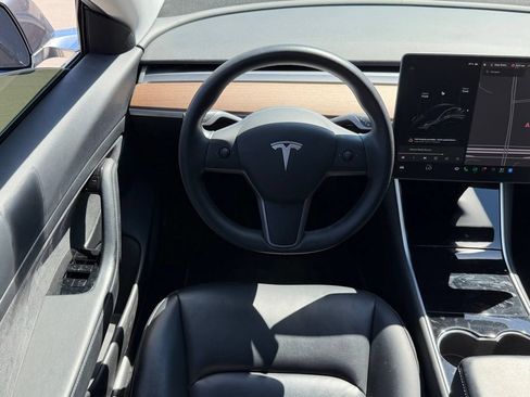 Used 2020 Tesla Model 3 Standard Range Plus RWD image 7