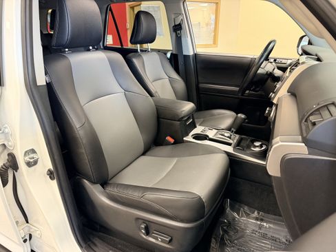 Certified 2024 Toyota 4Runner SR5 Premium w/ Moonroof Package AWD/4WD image 25