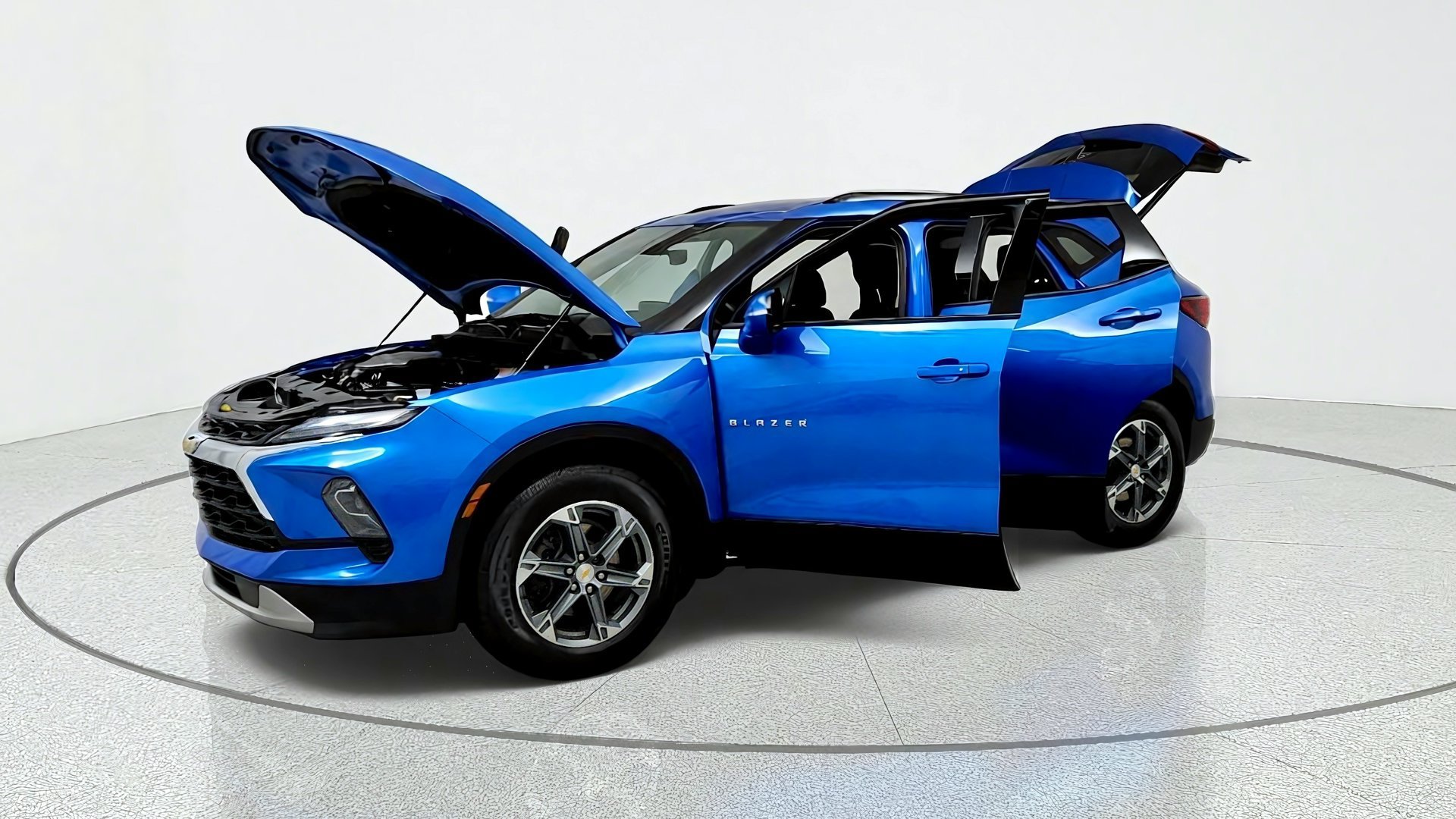 Used 2024 Chevrolet Blazer LT w/ Sound & Technology Package FWD image 9