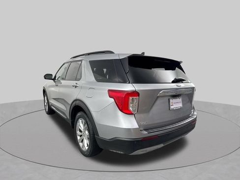Used 2021 Ford Explorer XLT w/ Equipment Group 202A AWD/4WD image 32