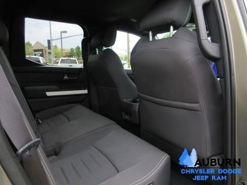 Used 2024 Toyota Tacoma TRD Sport w/ TRD Sport Upgrade Package image 18